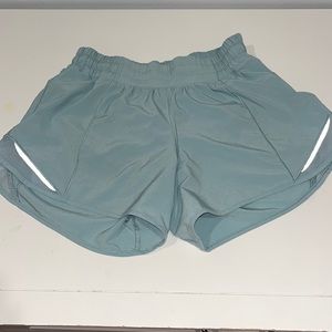 Lululemon Hotty Hot Low-Rise Lined Short 4"